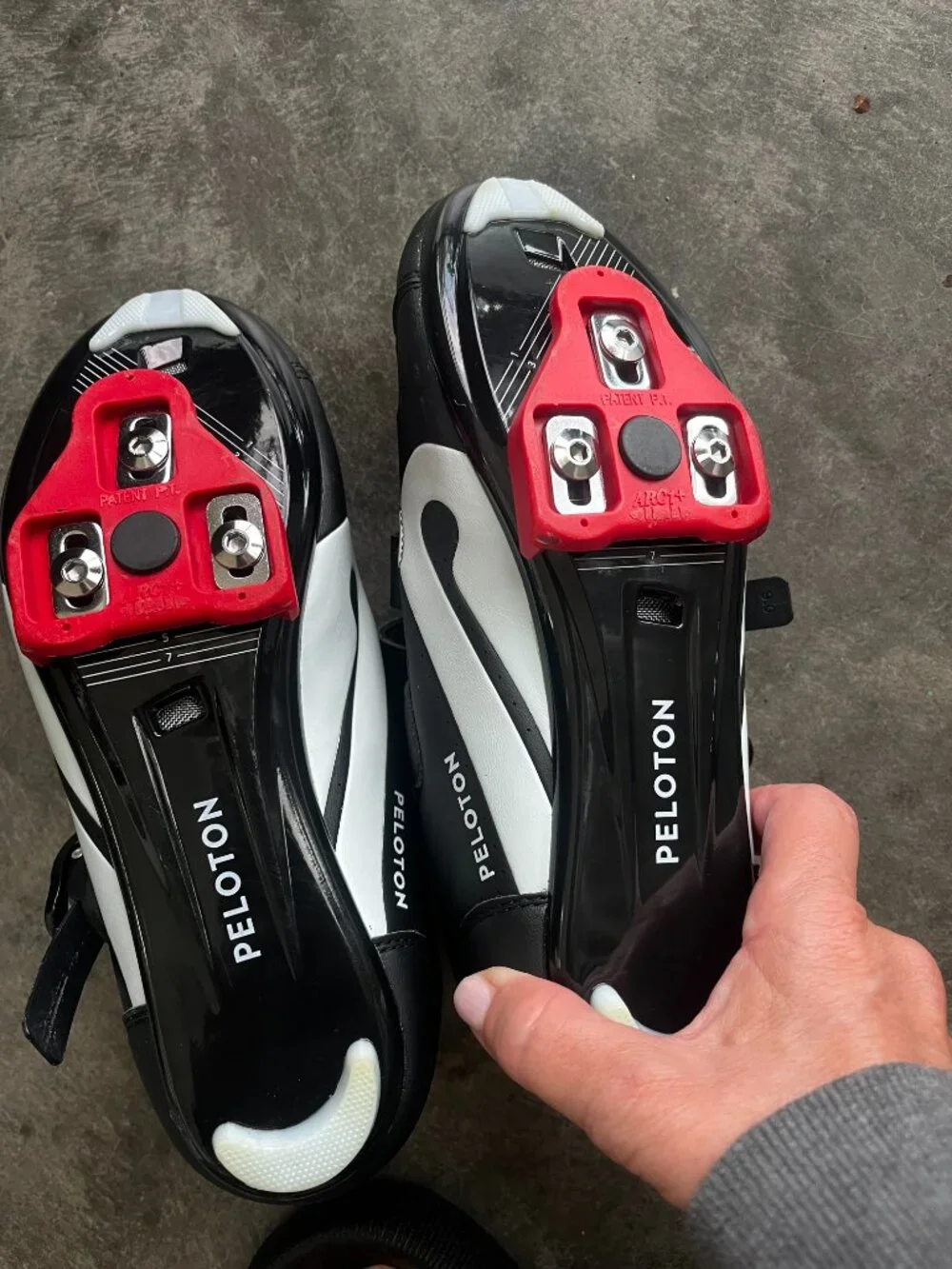 Peloton Original Cycling Shoes Black Red Size 38 - Like New!